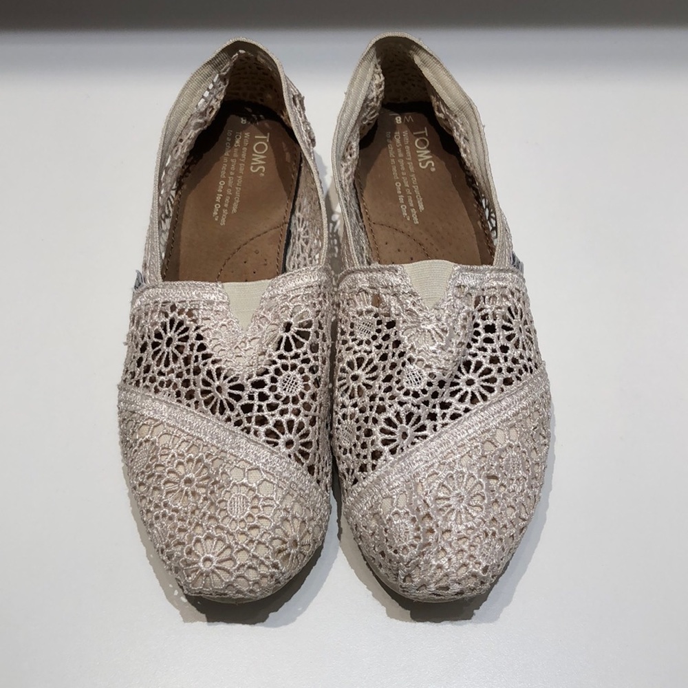Ivory lace TOMS